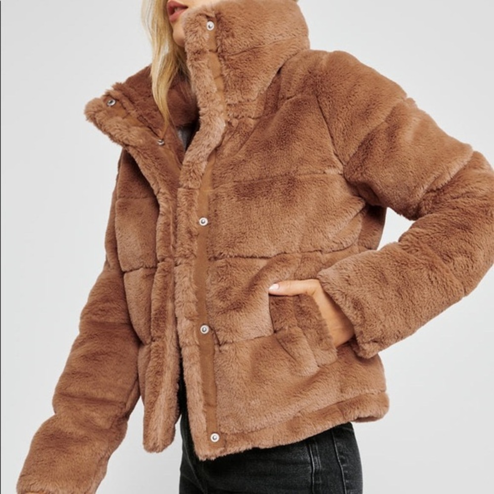 Abercrombie Mini Faux Fur puffer jacket Tan Small
